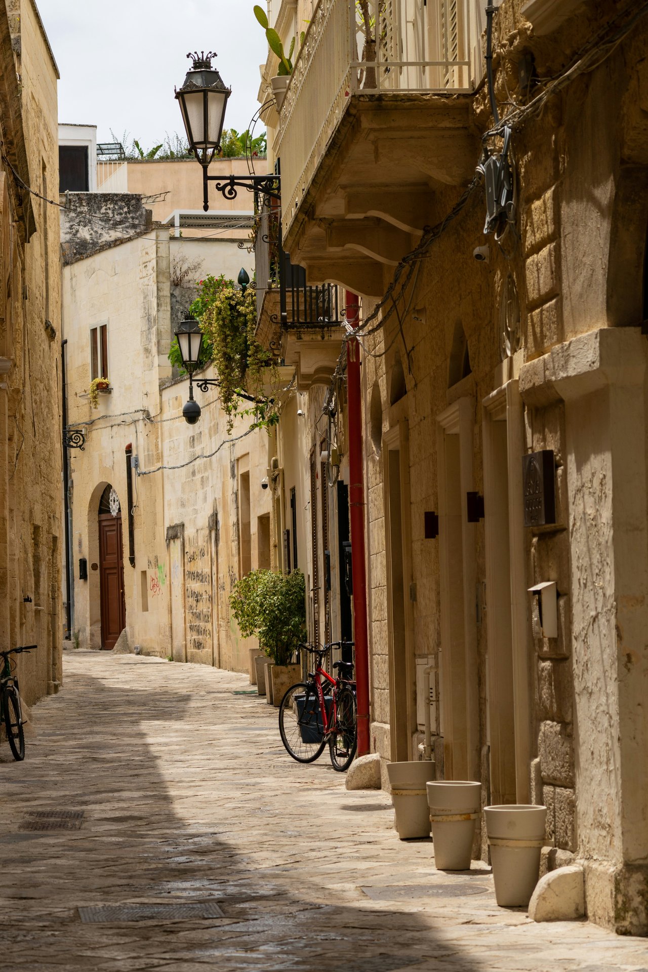 A baroque stone alley in Lecce's centro storico